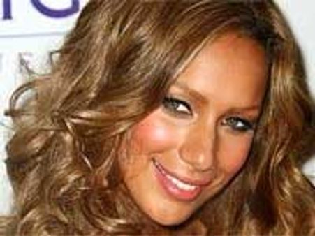 Leona Lewis planning to buy country home