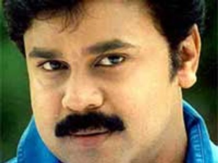 Dileep, the journalist in Swa Le