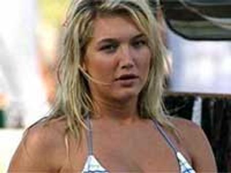 Brooke Hogan polishing pole-dancing skills