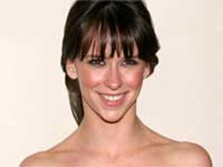 Jennifer Love Hewitt to give love tips