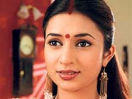 Divyanka is back with Shh Phir Koi Hai