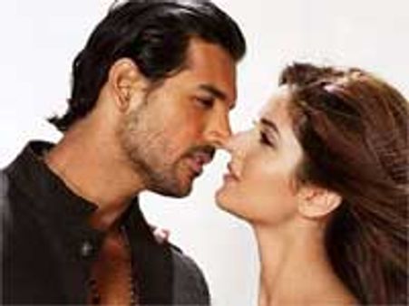 Katrina gets intimate with John in New York