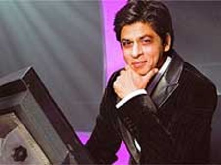 Shahrukh sends chills down Karan's spine