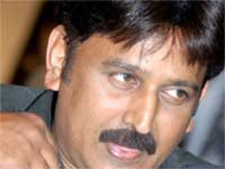 Ramesh shaves moustache again for his next