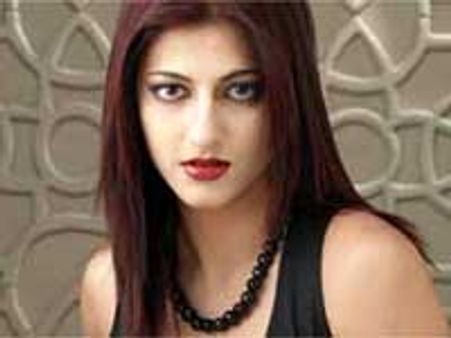 Shruthi Hassan: Bikini is fine, if Kamal is not around!