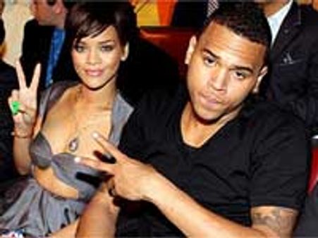 Rihanna, Brown find no-contact clause ridiculous