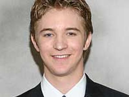 Welch worried about constant media eye on Pattinson