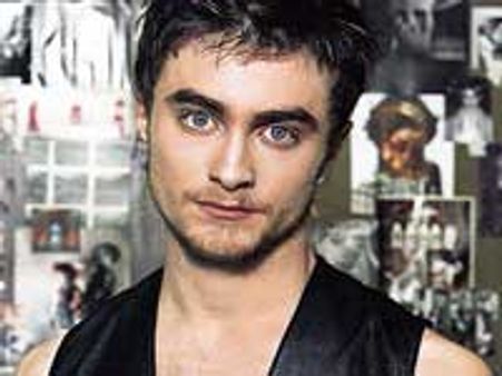 Daniel Radcliffe won't date Emma Watson