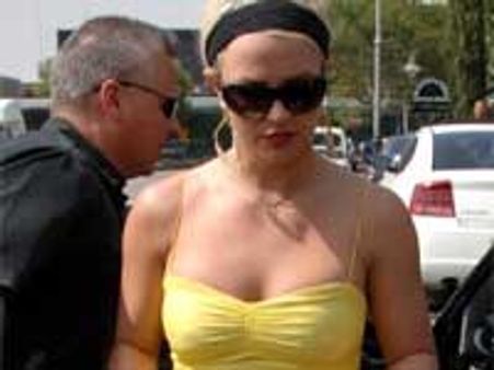 Braless Britney Spears gives onlookers an eyeful