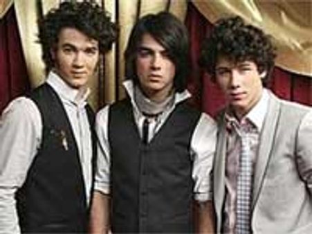 Jonas Brothers to star in Camp Rock 2