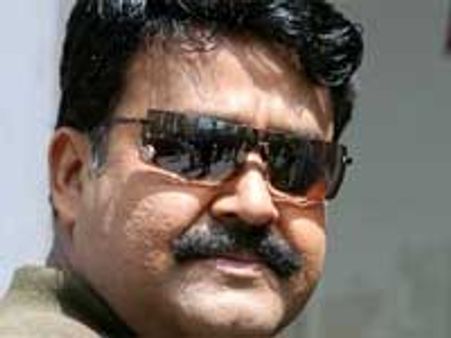 Short Kut, a poor remake of Udayanaanu Thaaram