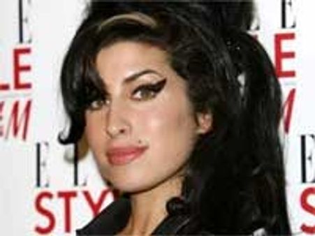 Amy Winehouse bursts into tears