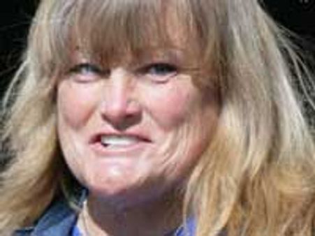 Debbie Rowe says 'no’ to idea raising MJ's kids