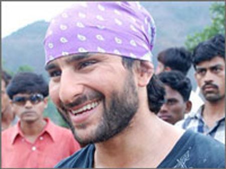 Saif blasts director wanting to expose Kareena