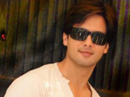 Shahid honoured with Rajiv Gandhi Awards