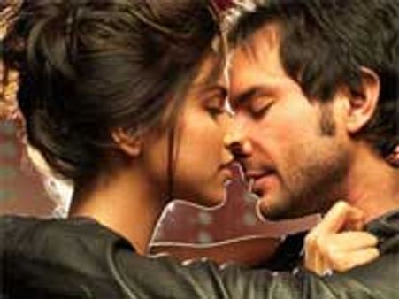 Deepika lets Saif kiss her 5 times