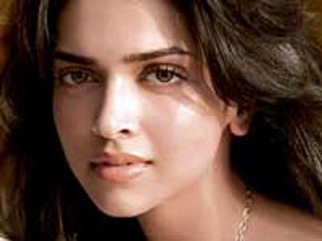 Deepika gossips on the walkie talkie