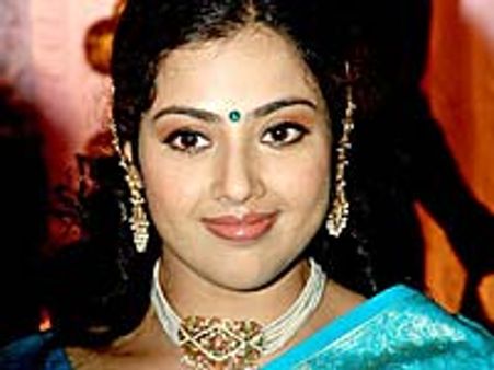 Meena's marriage in troubled waters