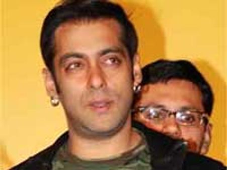 Salman's dad rescues John's movie