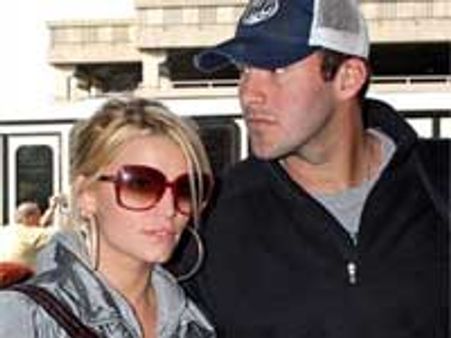 Tony Romo bans Jessica from his Dallas home