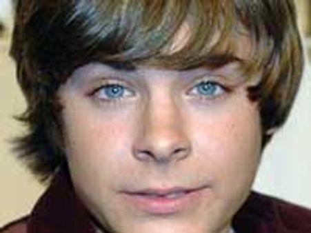 Zac Efron enjoys boozy night in Canada