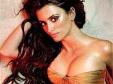 Penelope Cruz hates British weather