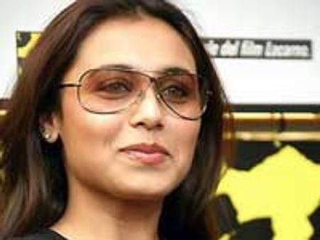 Rani Mukherjee gets hot in a bikini