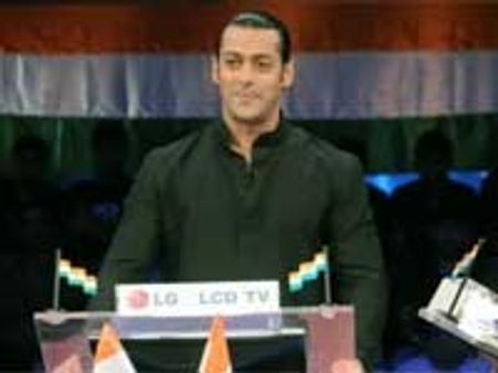 Salman becomes a Dabbawala on 10 Ka Dum