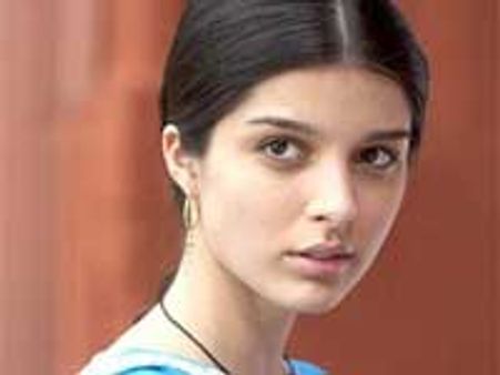 Foreign babes in Bollywood