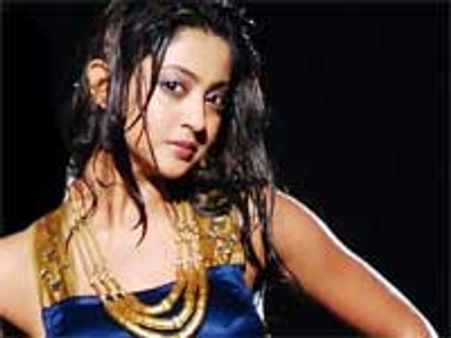 Andrita Ray happy to work with Yogaraj Bhat