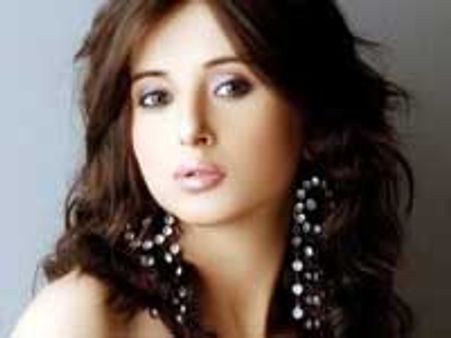 Former Roadie enters Basera