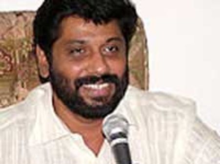 Director Siddique faces the camera for Gulumaal