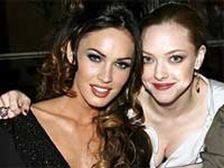 Amanda Seyfried's lesbian make out with Megan Fox