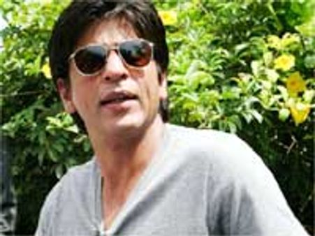 Shahrukh ready to frisk Angelina Jolie, Megan Fox