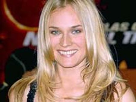 Diane Kruger caught sleeping with boyfriend in the car