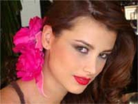 Miss Universe Stefania Fernandez revealed!