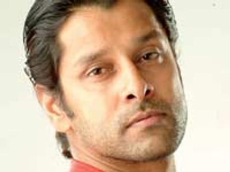 Vikram signs the dotted line for Selvaraghavan