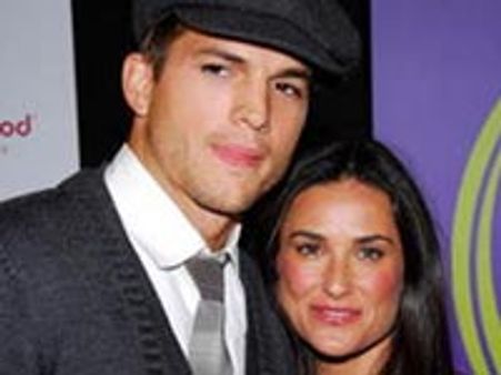 Demi Moore plans to have baby with Ashton