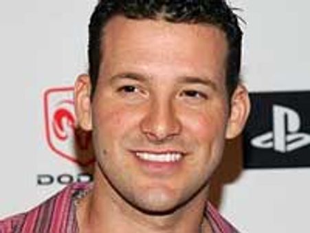 Jessica Simpson's ex romancing Crawford's sis?