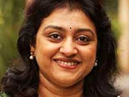 Parvathy steals the show at Kaanakanmani preview