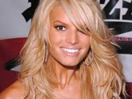 Jessica Simpson searching for lesbian pet dog