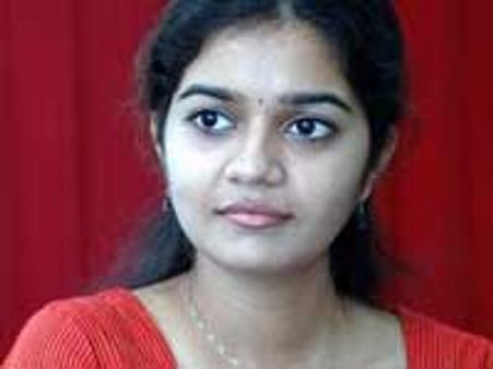 Swathi cast opposite Vikram