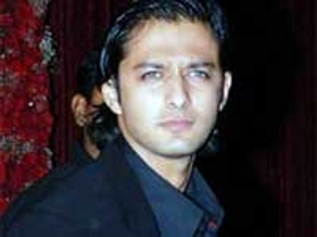 Vatsal Seth strips in Hostel
