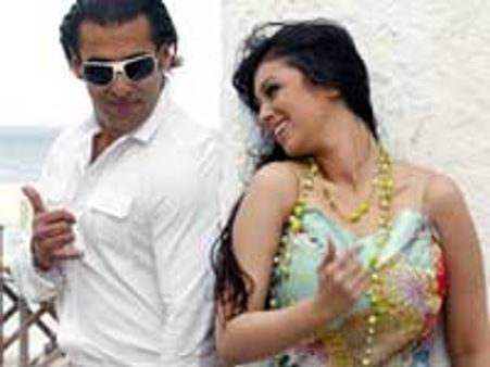 Wanted makes Salman a one-man-army