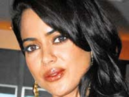 Sameera Reddy had lip surgery?