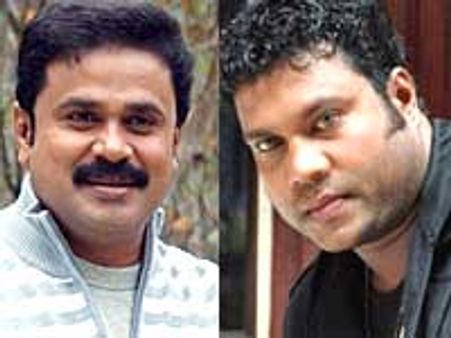 Dileep and Kalabhavan Mani in Film Star