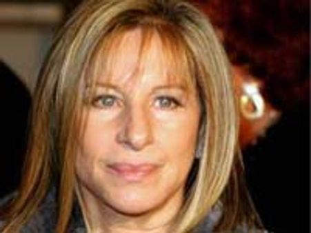 Streisand returns to end crippling stage fright