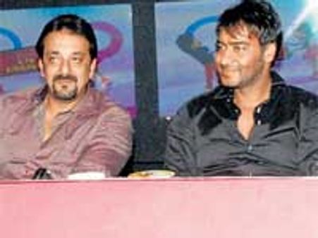 Sanjay Dutt takes All The Best to Li'l Champs