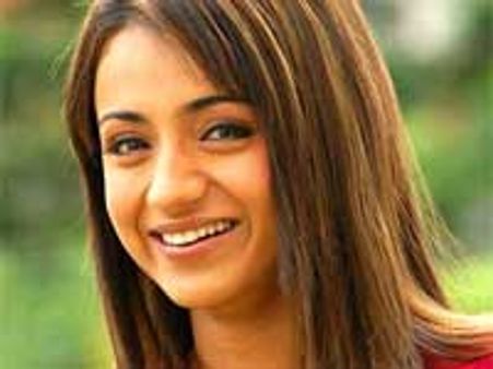 Trisha forays into Bollywood with Akshay Kumar