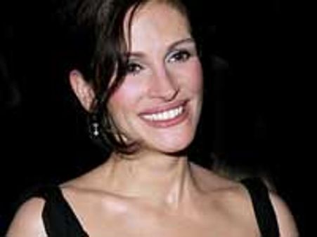 Julia Roberts staying at Saif's ancestral home